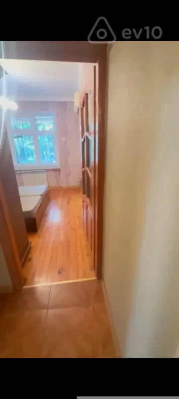 Kirayə verilir 3 otaqlı köhnə tikili 50 m²