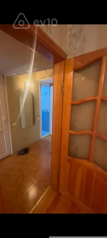 Kirayə verilir 3 otaqlı köhnə tikili 50 m²