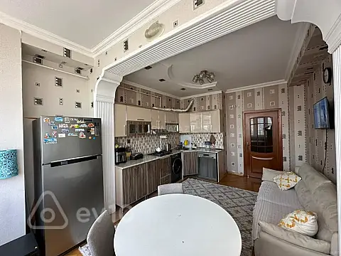 Kirayə verilir 2 otaqlı yeni tikili 70 m²