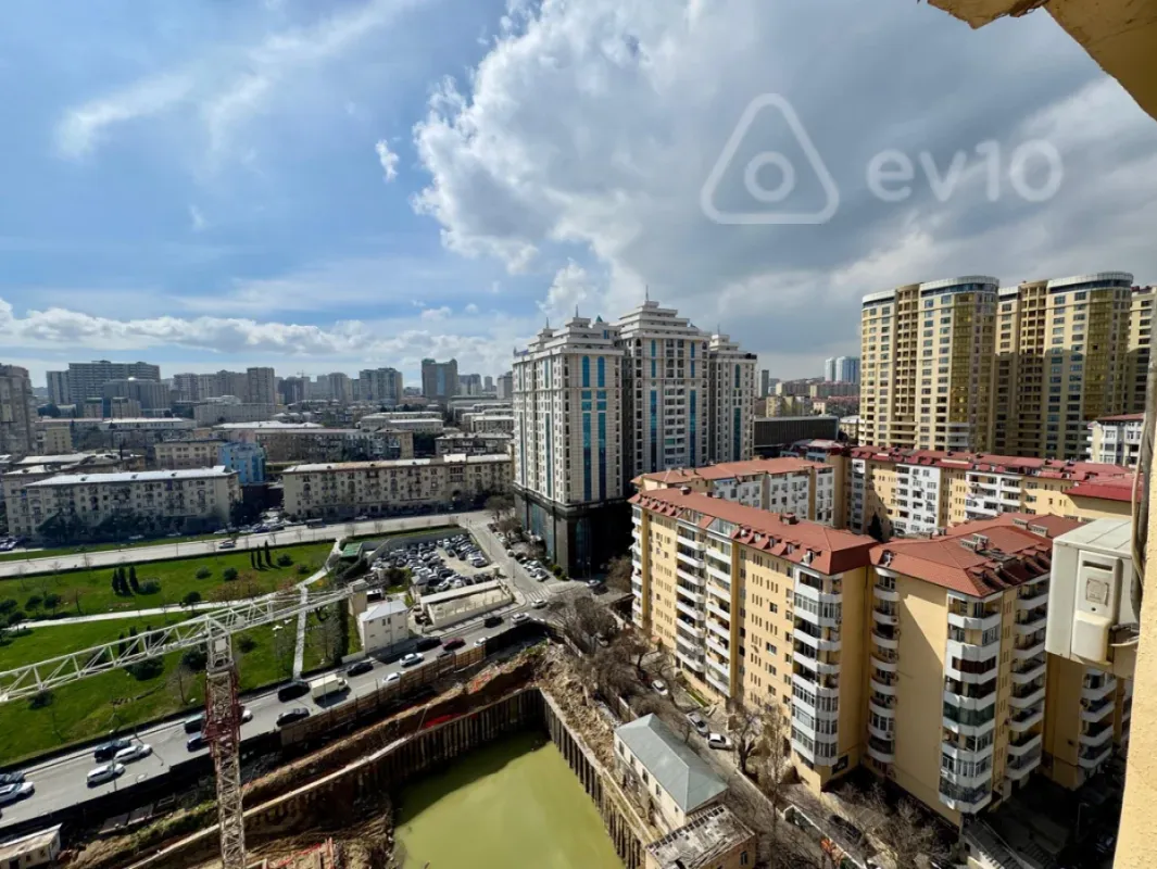 Kirayə verilir 4 otaqlı yeni tikili 200 m²