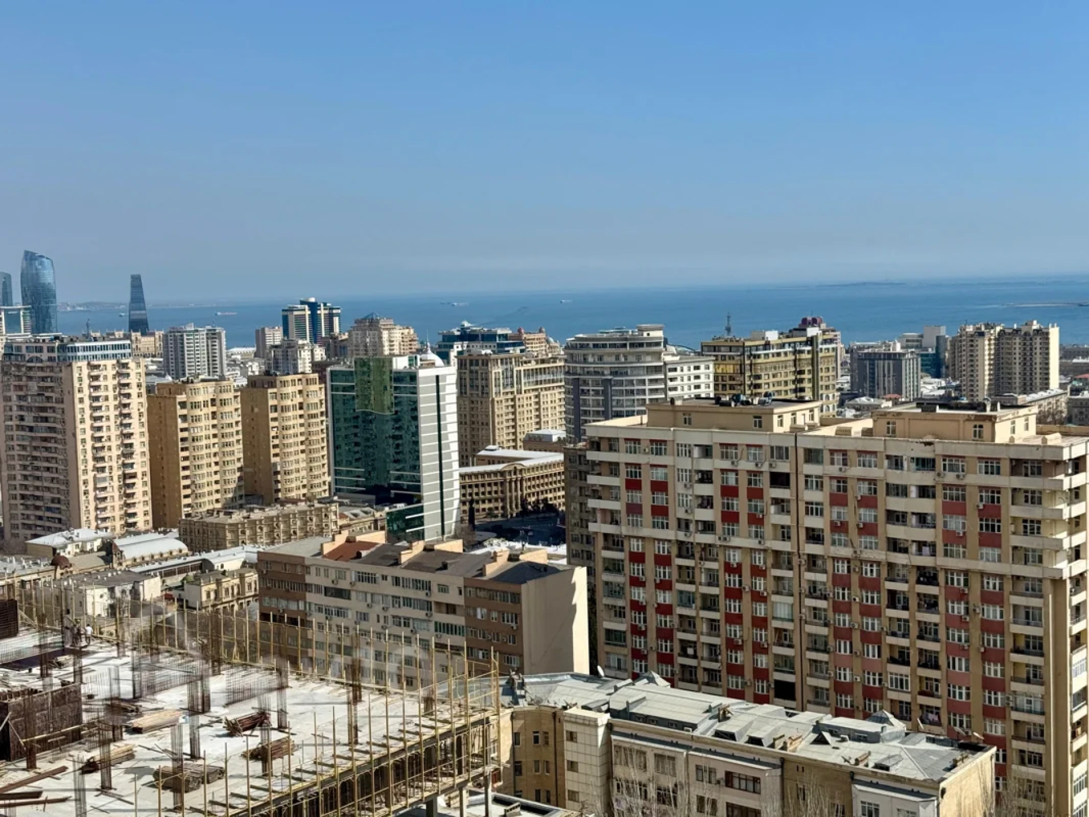 Kirayə verilir 4 otaqlı yeni tikili 200 m²