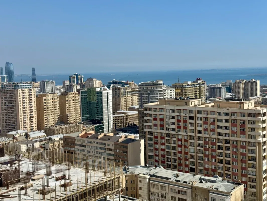 Kirayə verilir 4 otaqlı yeni tikili 200 m²