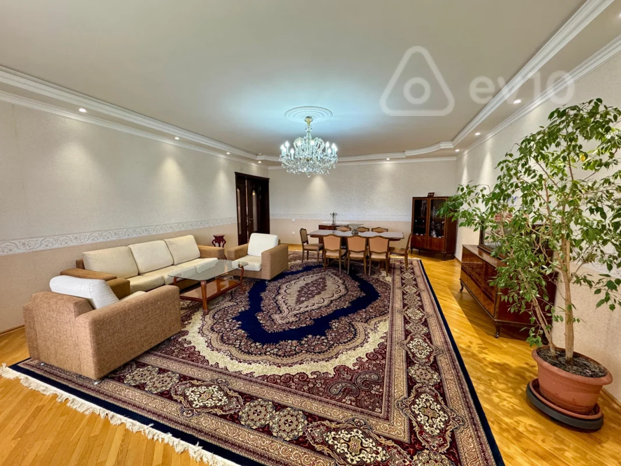 Kirayə verilir 4 otaqlı yeni tikili 200 m²