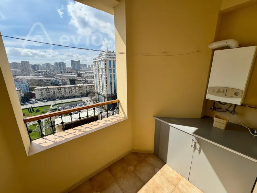 Kirayə verilir 4 otaqlı yeni tikili 200 m²