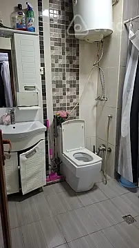 Kirayə verilir 2 otaqlı köhnə tikili 65 m²