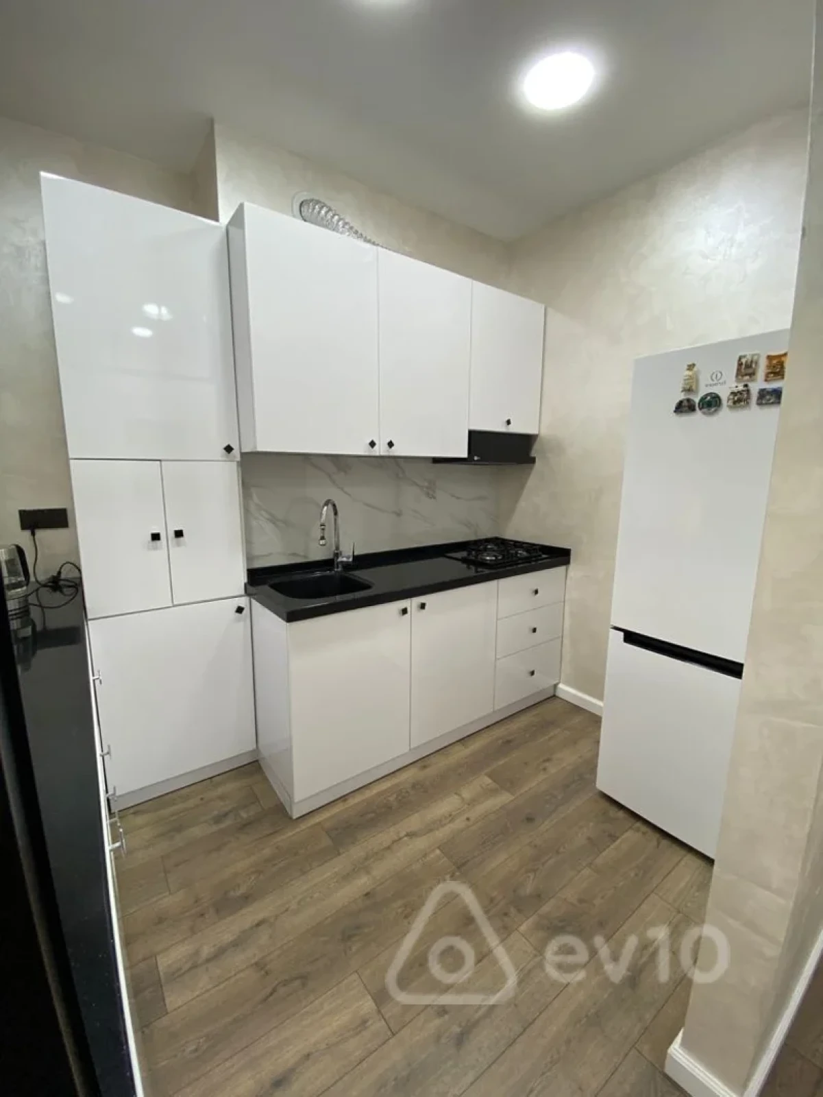 Kirayə verilir 2 otaqlı yeni tikili 65 m²