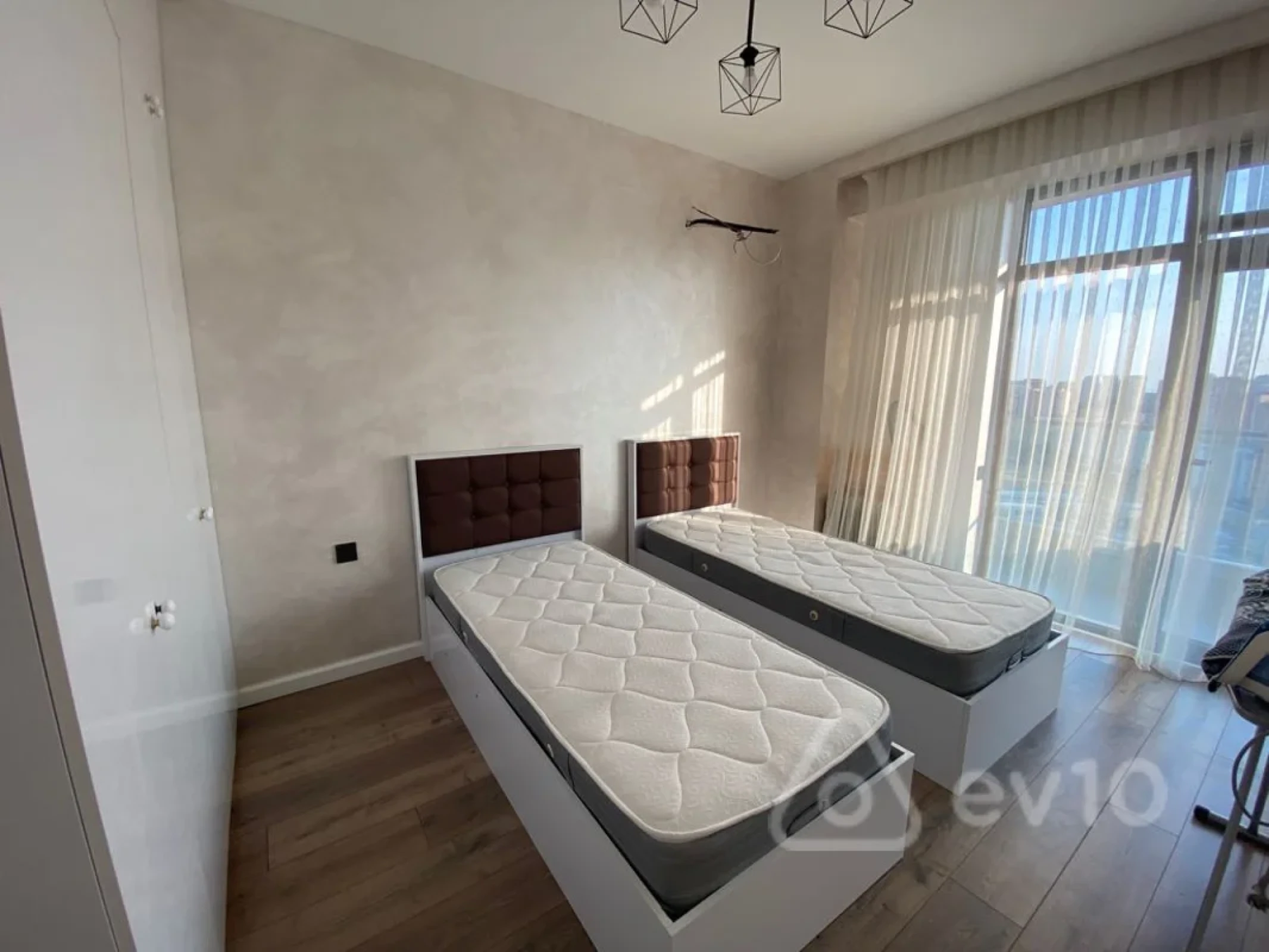 Kirayə verilir 2 otaqlı yeni tikili 65 m²
