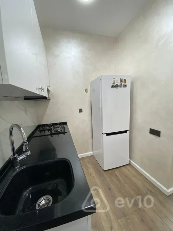 Kirayə verilir 2 otaqlı yeni tikili 65 m²