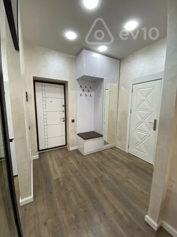 Kirayə verilir 2 otaqlı yeni tikili 65 m²