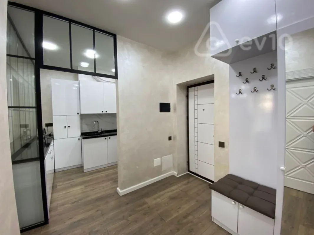 Kirayə verilir 2 otaqlı yeni tikili 65 m²