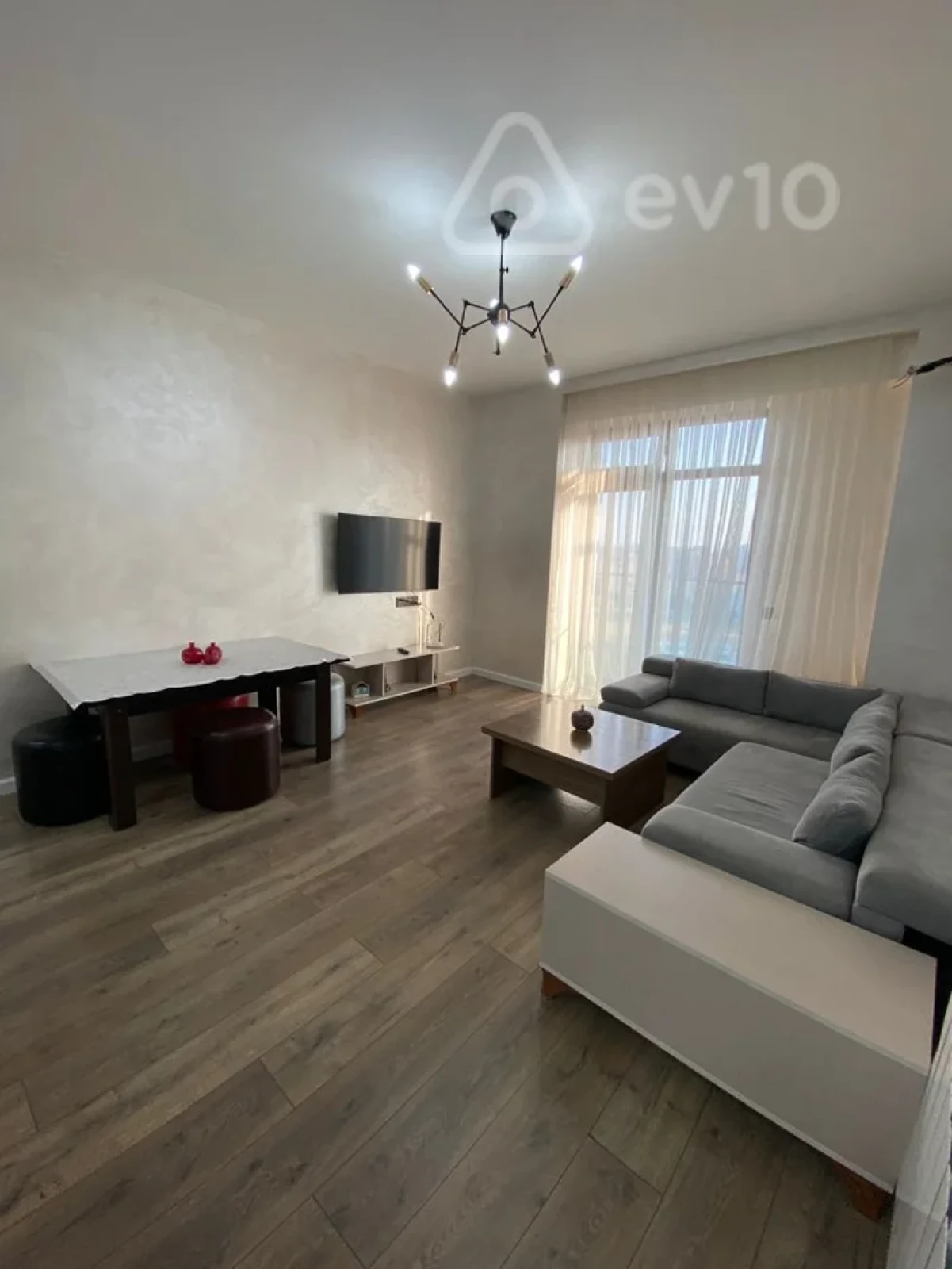 Kirayə verilir 2 otaqlı yeni tikili 65 m²