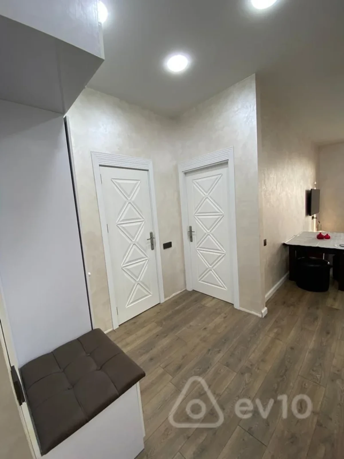 Kirayə verilir 2 otaqlı yeni tikili 65 m²