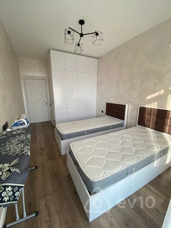 Kirayə verilir 2 otaqlı yeni tikili 65 m²