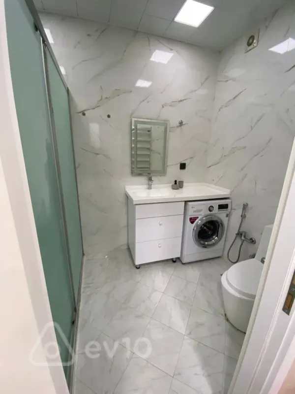 Kirayə verilir 2 otaqlı yeni tikili 65 m²