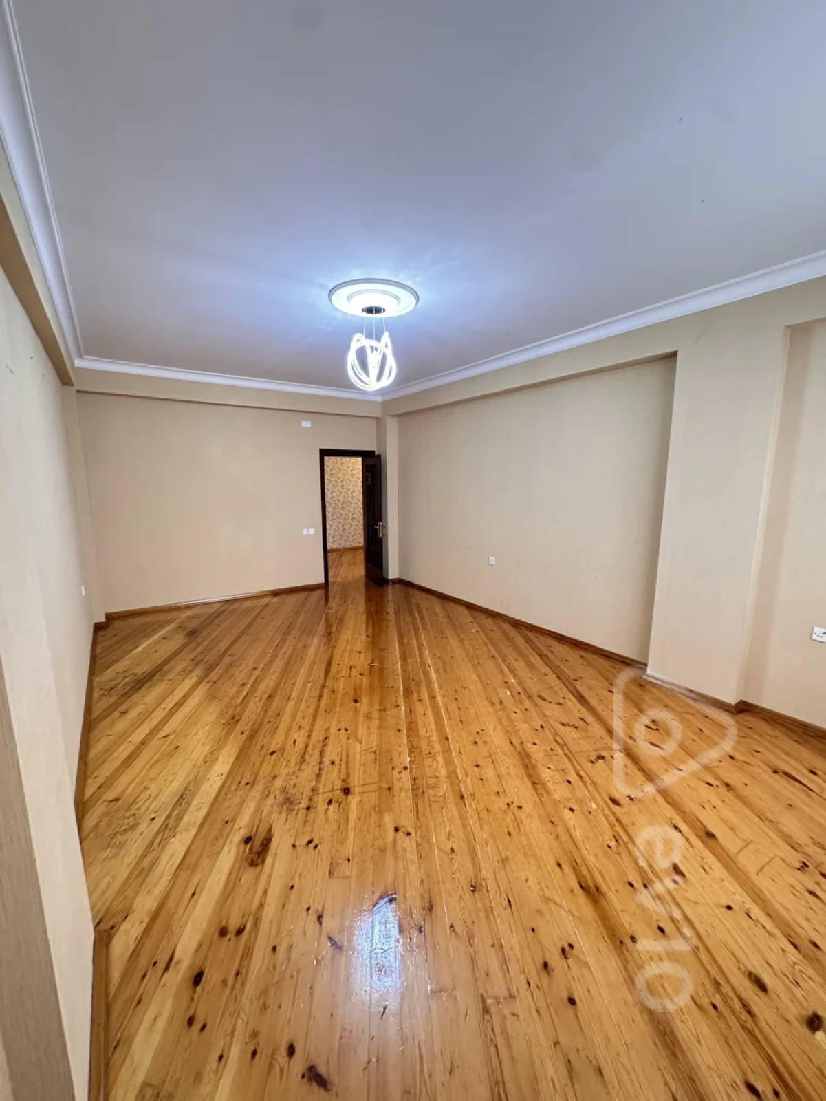 Kirayə verilir 3 otaqlı yeni tikili 120 m²
