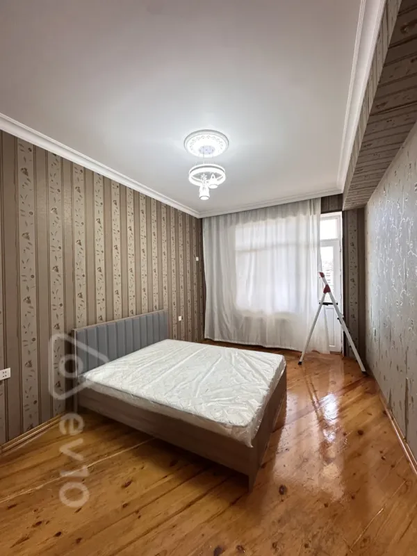 Kirayə verilir 3 otaqlı yeni tikili 120 m²