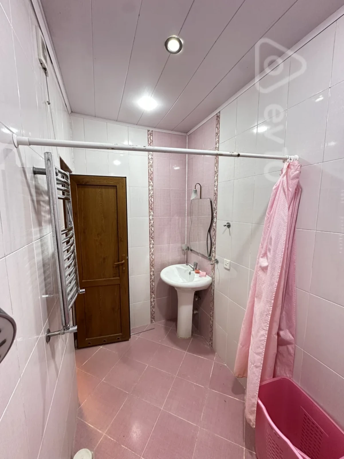 Kirayə verilir 3 otaqlı yeni tikili 120 m²