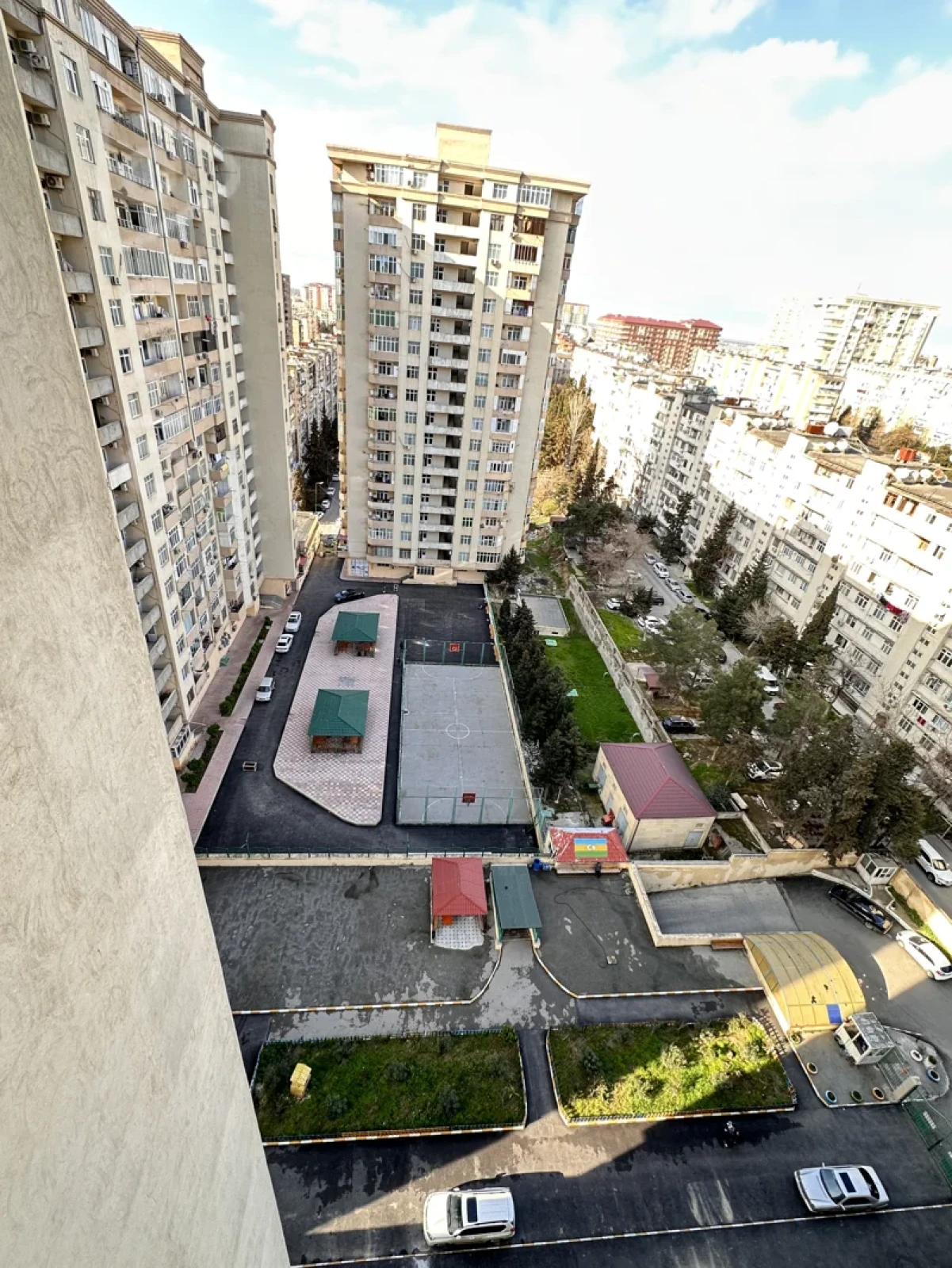 Kirayə verilir 3 otaqlı yeni tikili 120 m²
