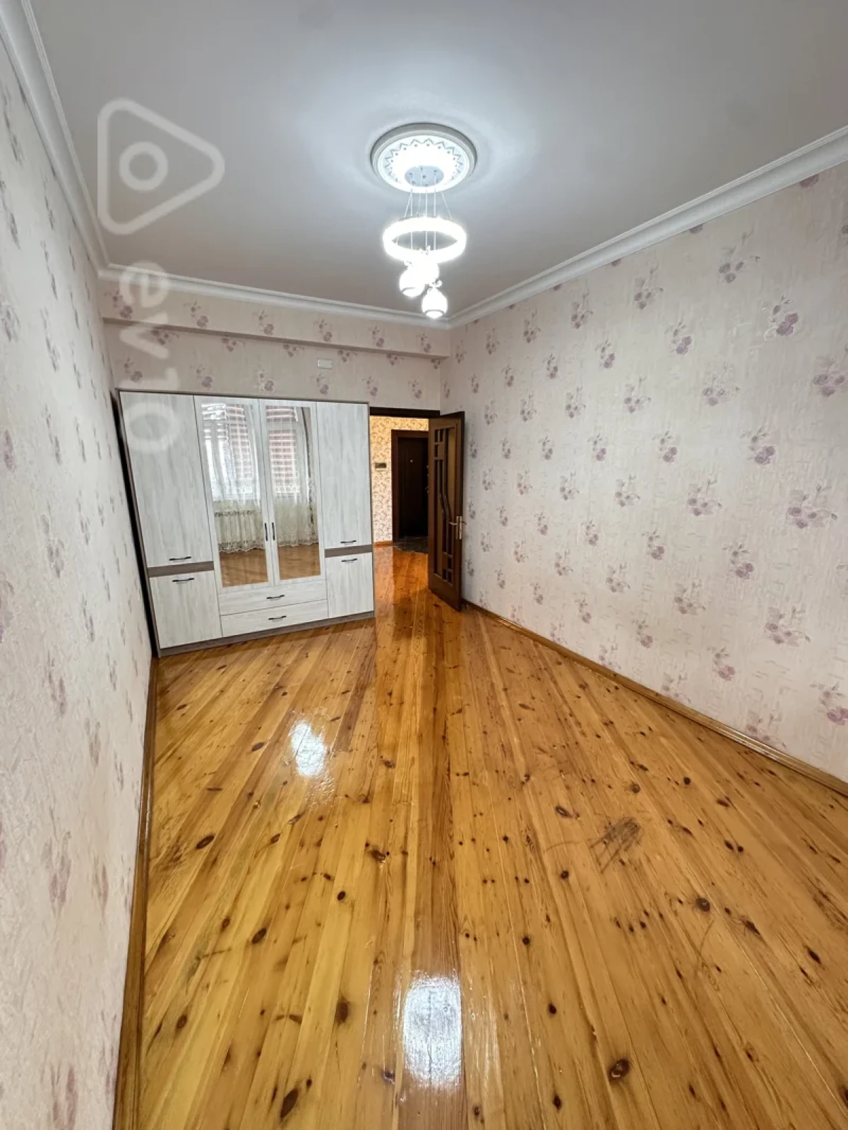 Kirayə verilir 3 otaqlı yeni tikili 120 m²