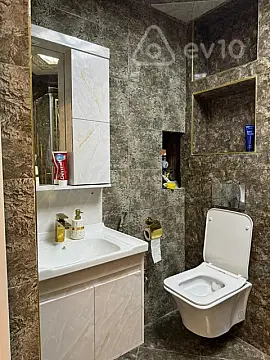 Kirayə verilir 2 otaqlı yeni tikili 65 m²