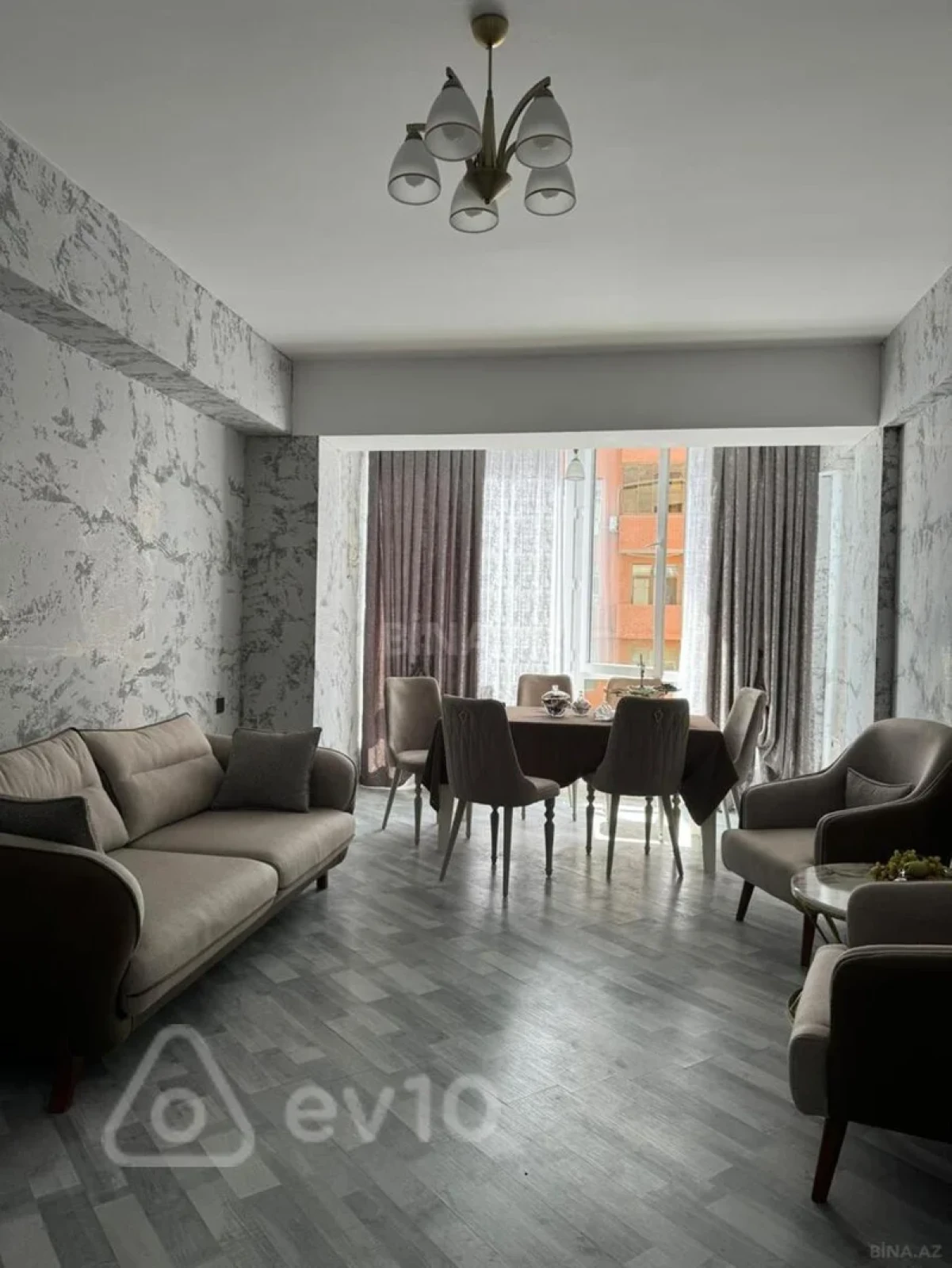 Kirayə verilir 2 otaqlı yeni tikili 65 m²