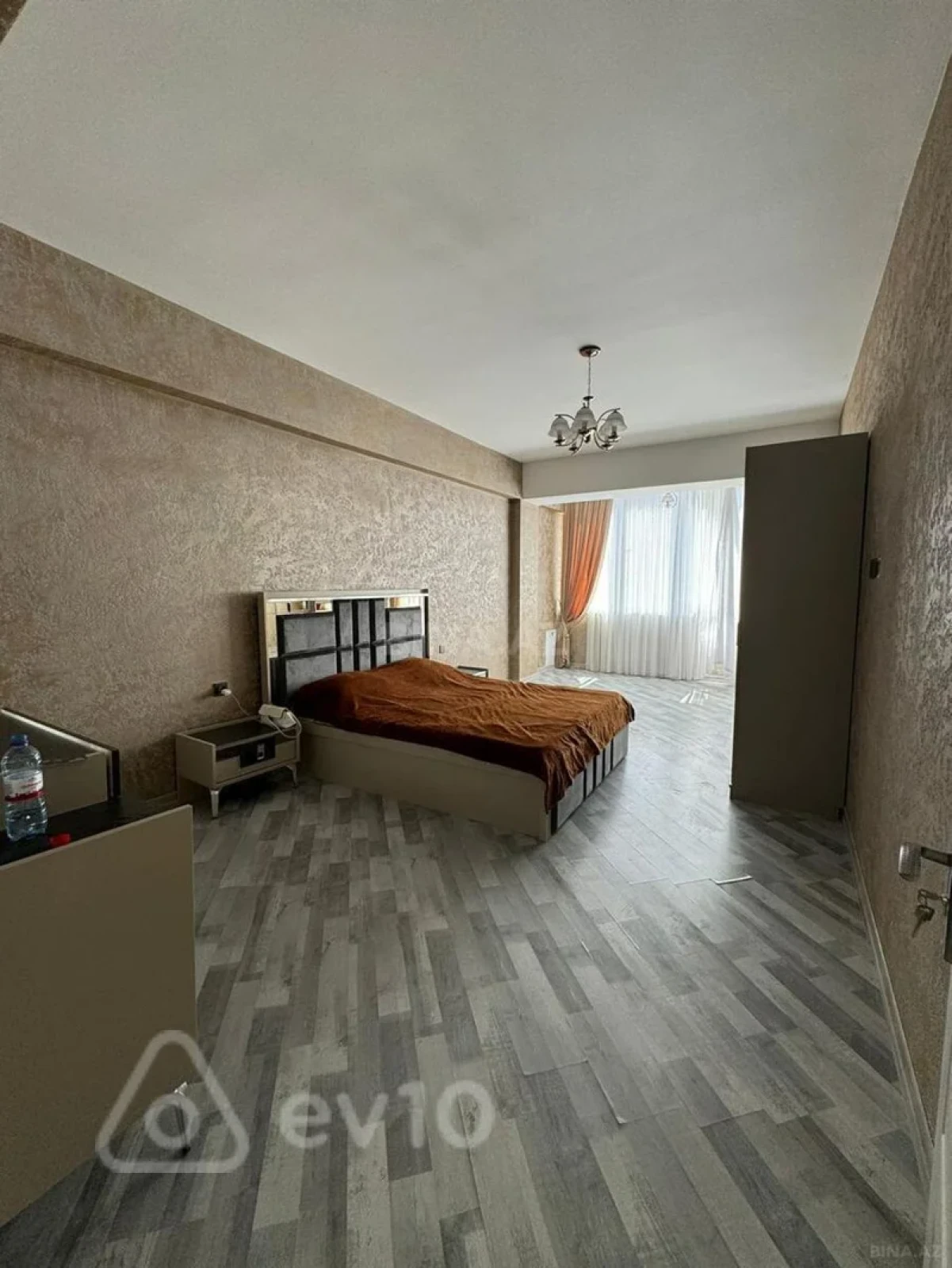 Kirayə verilir 2 otaqlı yeni tikili 65 m²
