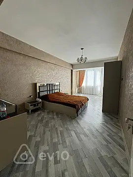 Kirayə verilir 2 otaqlı yeni tikili 65 m²