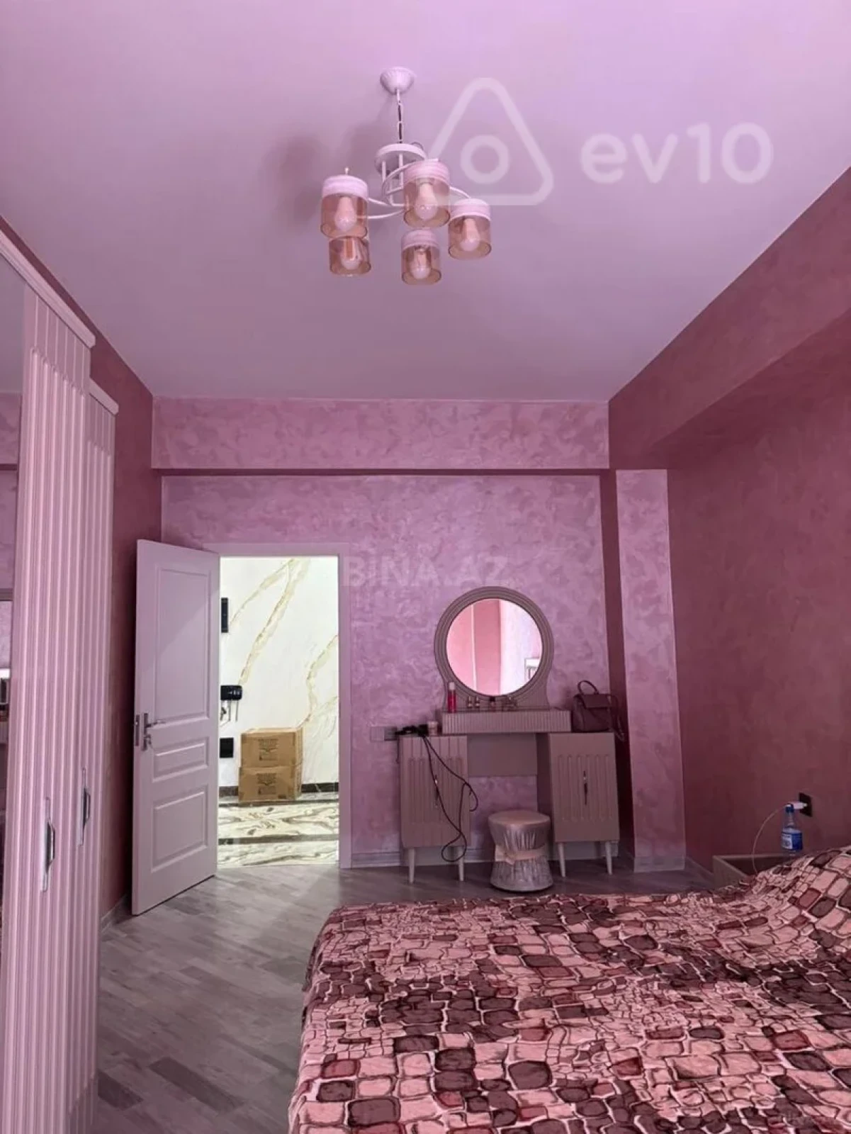Kirayə verilir 2 otaqlı yeni tikili 65 m²