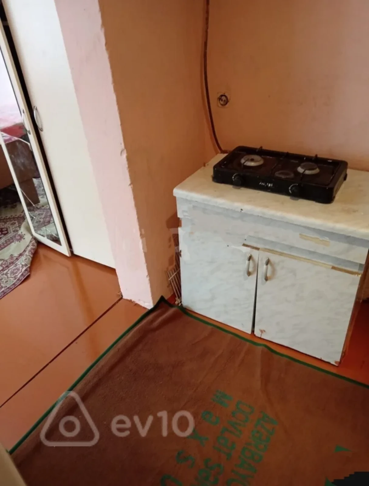 Kirayə verilir 1 otaqlı köhnə tikili 20 m²