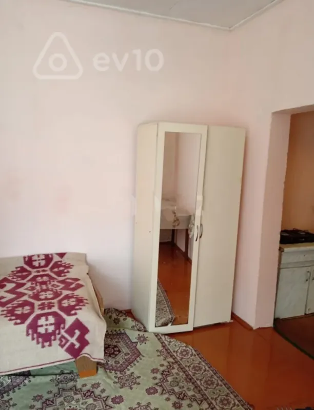 Kirayə verilir 1 otaqlı köhnə tikili 20 m²
