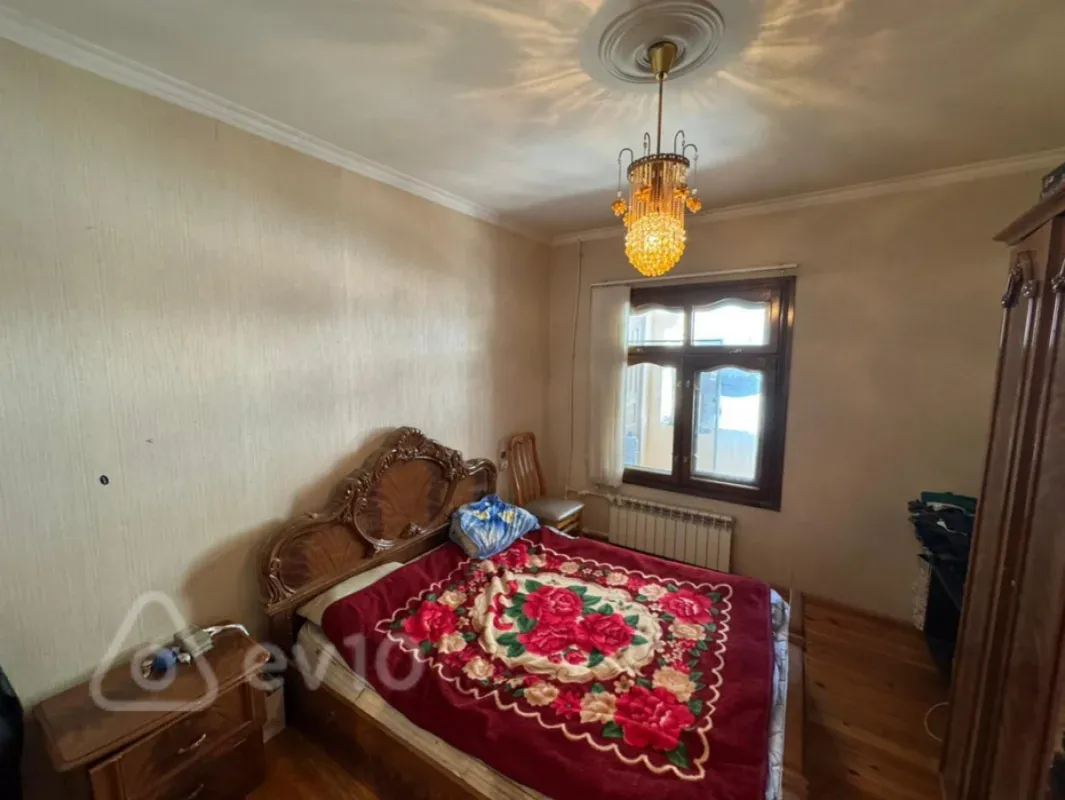 Satılır 2 otaqlı köhnə tikili 60 m²