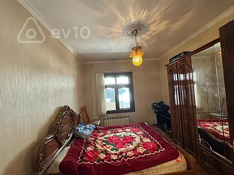 Satılır 2 otaqlı köhnə tikili 60 m²