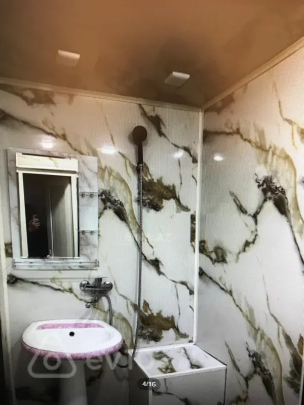 Kirayə verilir 3 otaqlı yeni tikili 150 m²