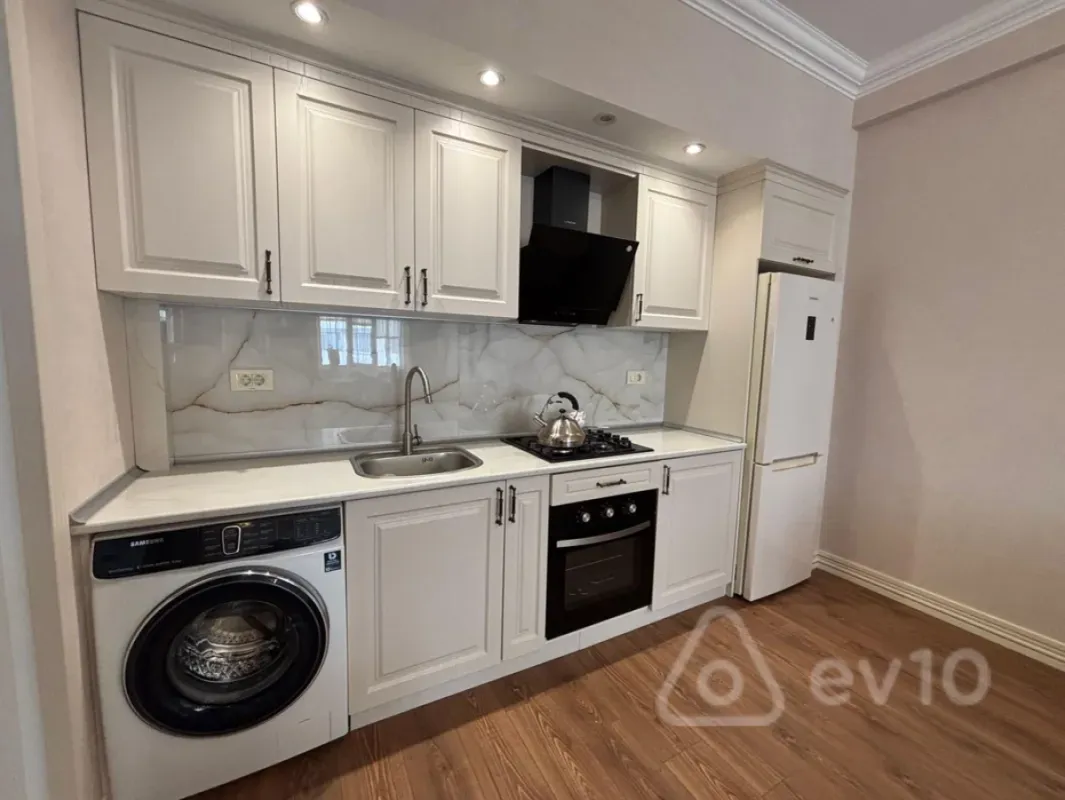 Kirayə verilir 2 otaqlı yeni tikili 57 m²