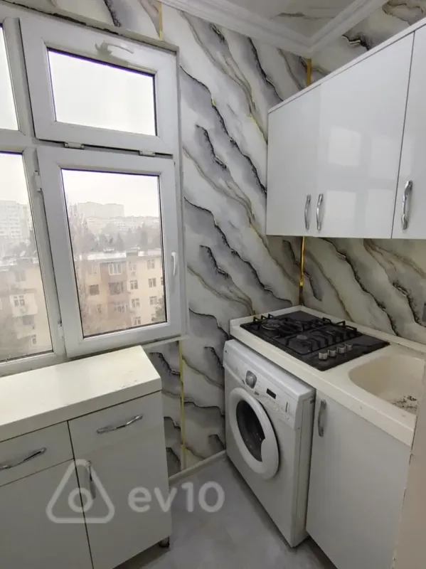 Kirayə verilir 2 otaqlı köhnə tikili 45 m²