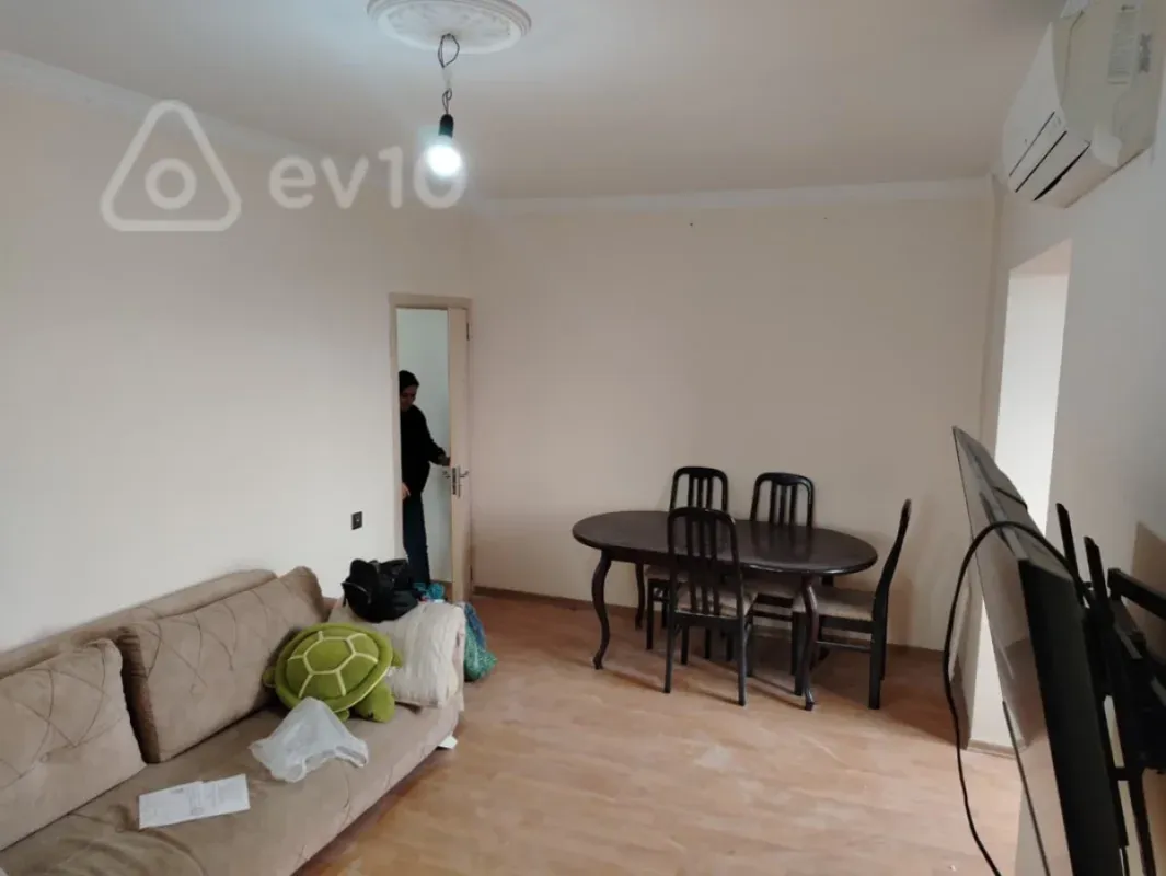 Kirayə verilir 2 otaqlı köhnə tikili 45 m²