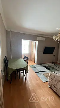 Kirayə verilir 2 otaqlı köhnə tikili 45 m²