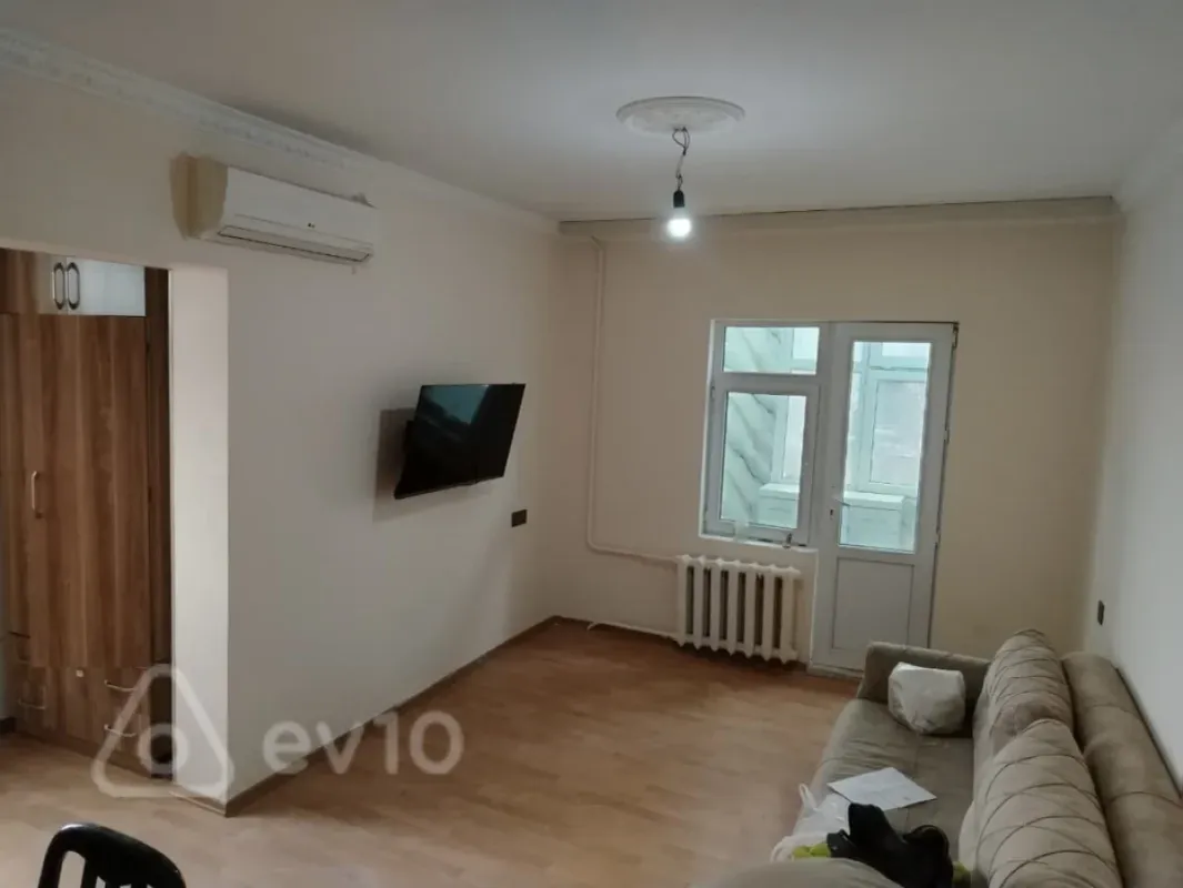 Kirayə verilir 2 otaqlı köhnə tikili 45 m²