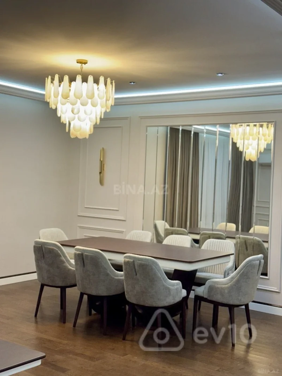 Kirayə verilir 4 otaqlı yeni tikili 225 m²