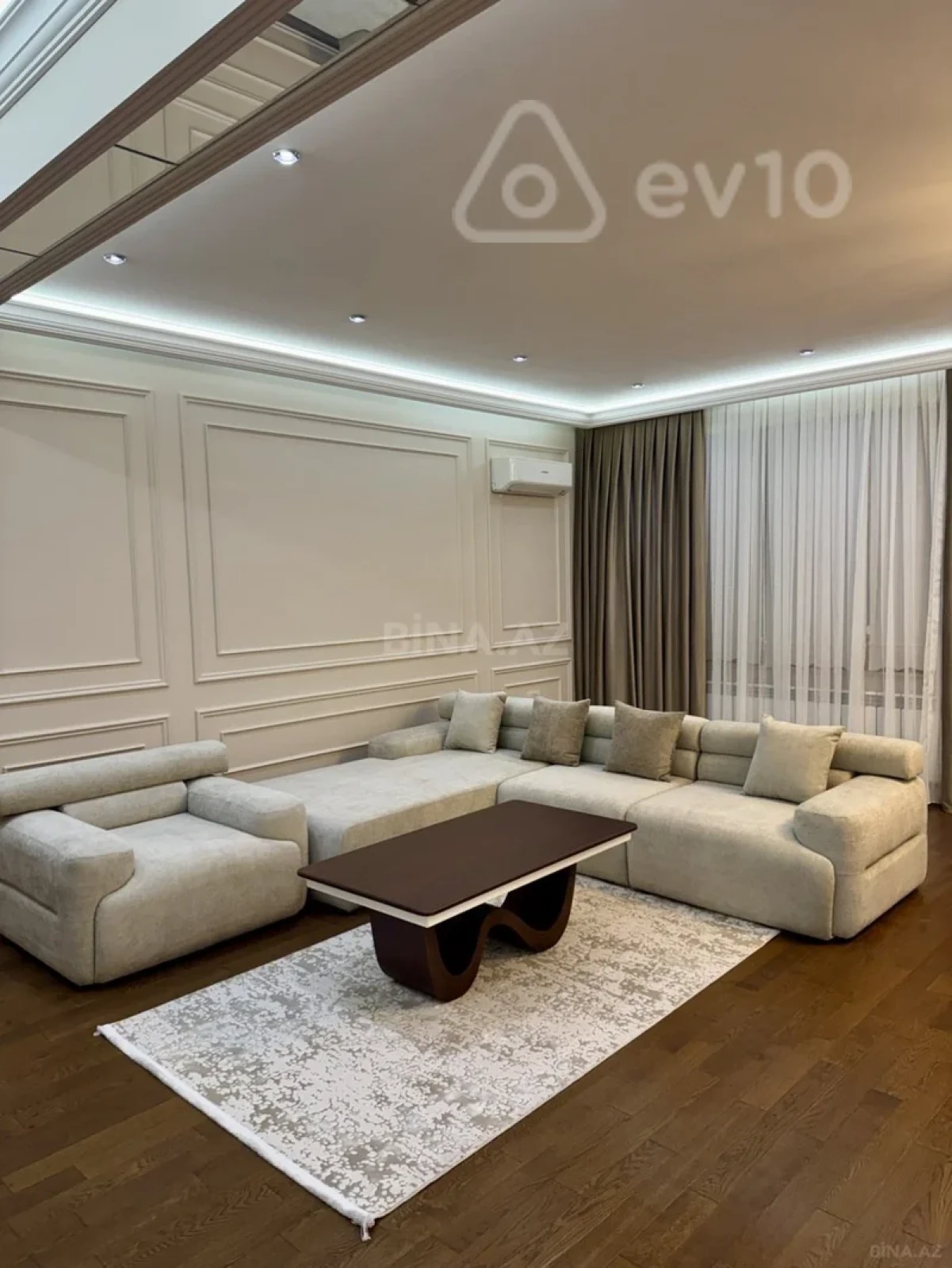 Kirayə verilir 4 otaqlı yeni tikili 225 m²