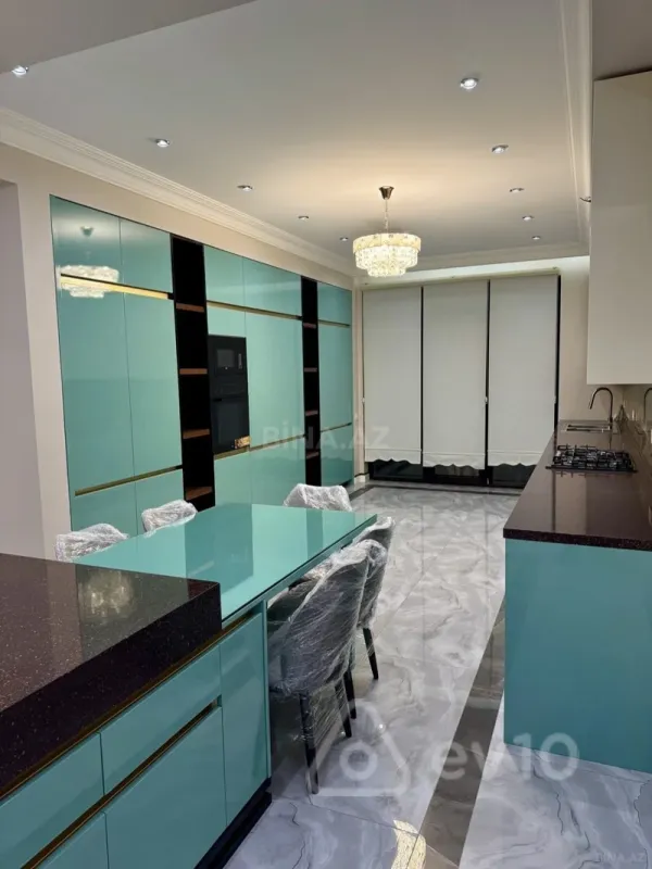 Kirayə verilir 4 otaqlı yeni tikili 225 m²