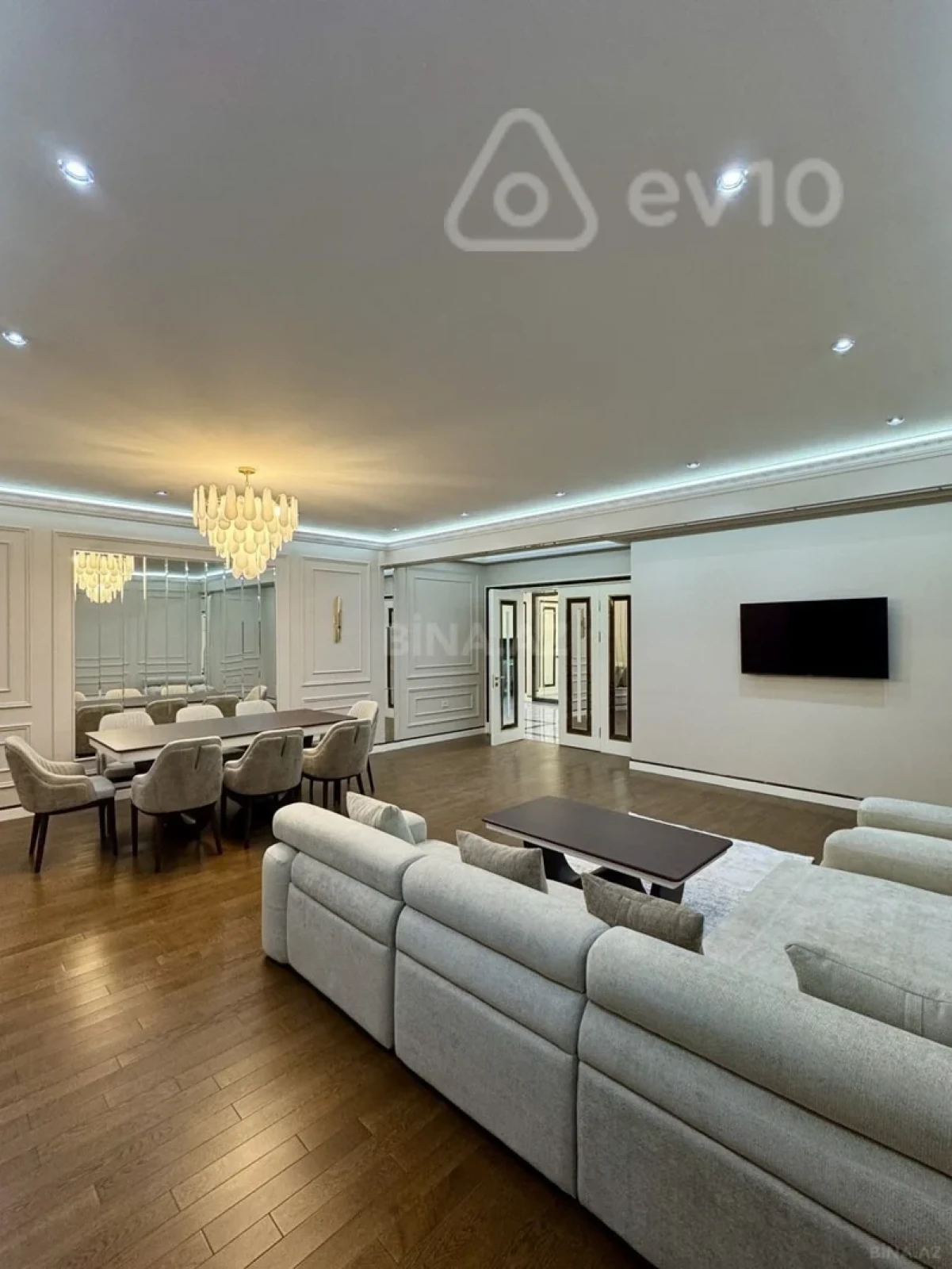 Kirayə verilir 4 otaqlı yeni tikili 225 m²