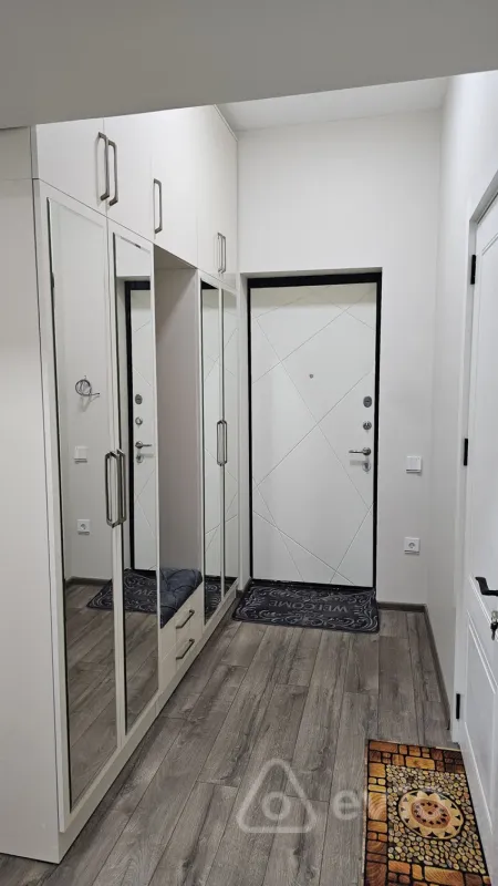 Kirayə verilir 3 otaqlı yeni tikili 120 m²