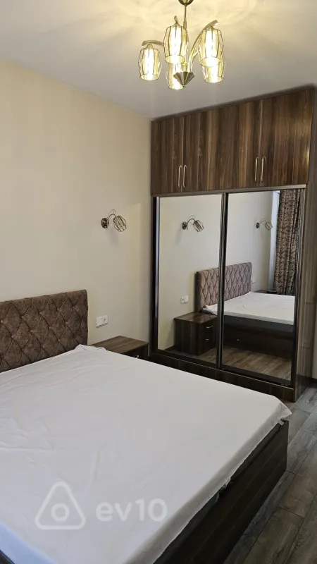 Kirayə verilir 3 otaqlı yeni tikili 120 m²