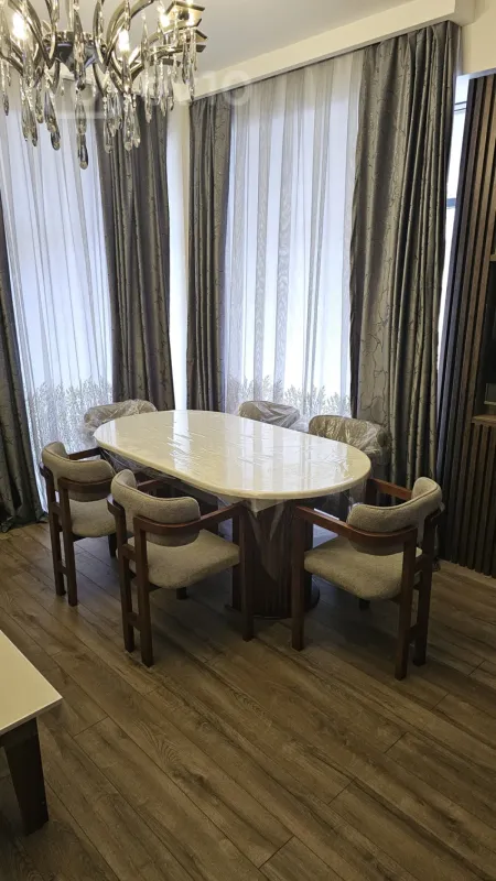 Kirayə verilir 3 otaqlı yeni tikili 120 m²