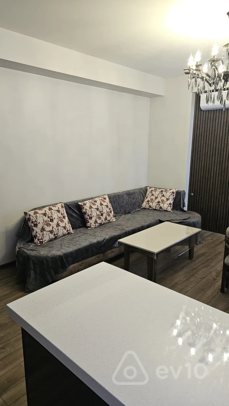 Kirayə verilir 3 otaqlı yeni tikili 120 m²