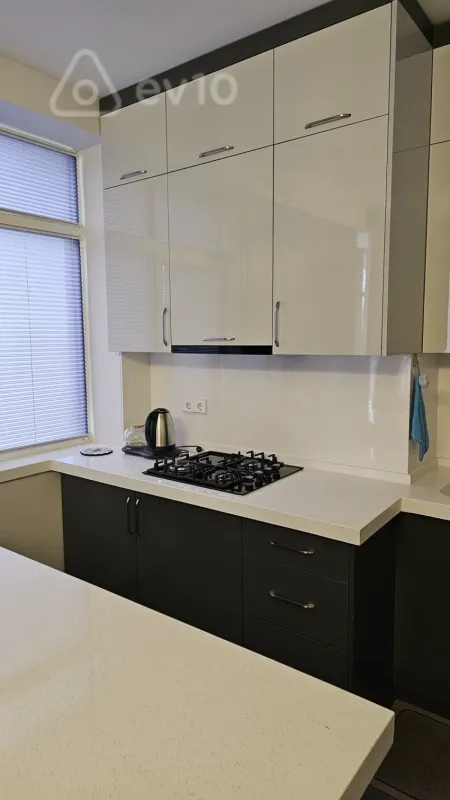 Kirayə verilir 3 otaqlı yeni tikili 120 m²