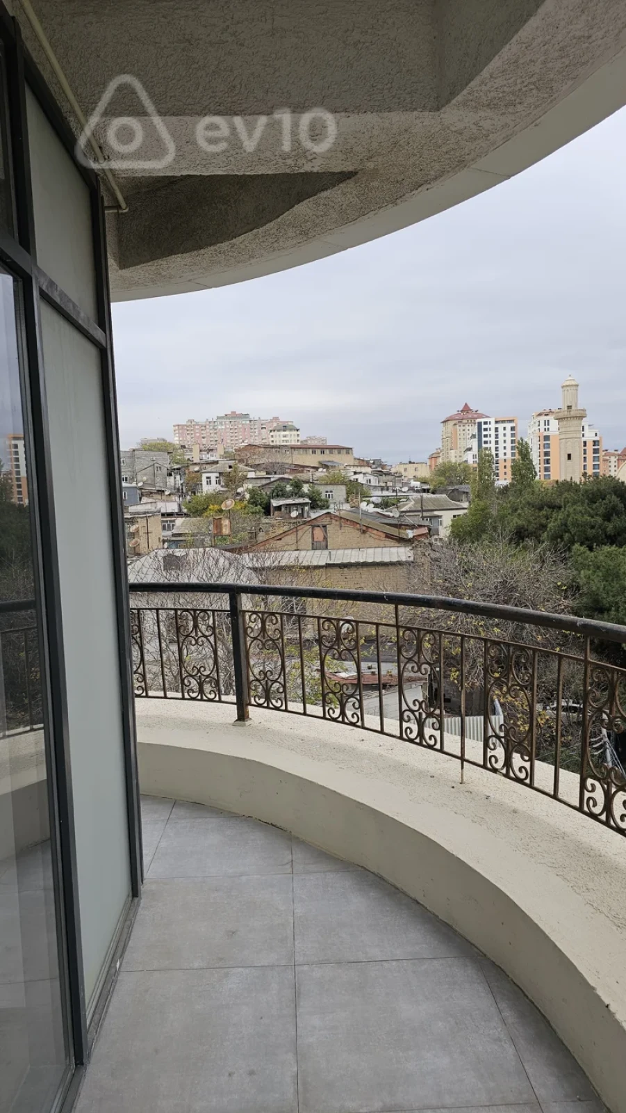 Kirayə verilir 3 otaqlı yeni tikili 120 m²