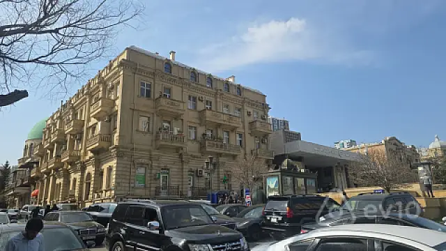 Satılır 3 otaqlı köhnə tikili 100 m² — Bakı, Yasamal 3 otaq 100.00 m²