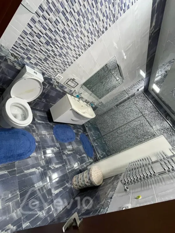 Kirayə verilir 5 otaqlı yeni tikili 270 m²